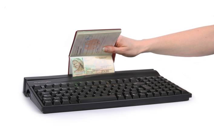 Odczyt paszportu przy pomocy klawiatury programowalnej Preh KeyTec MCI 111